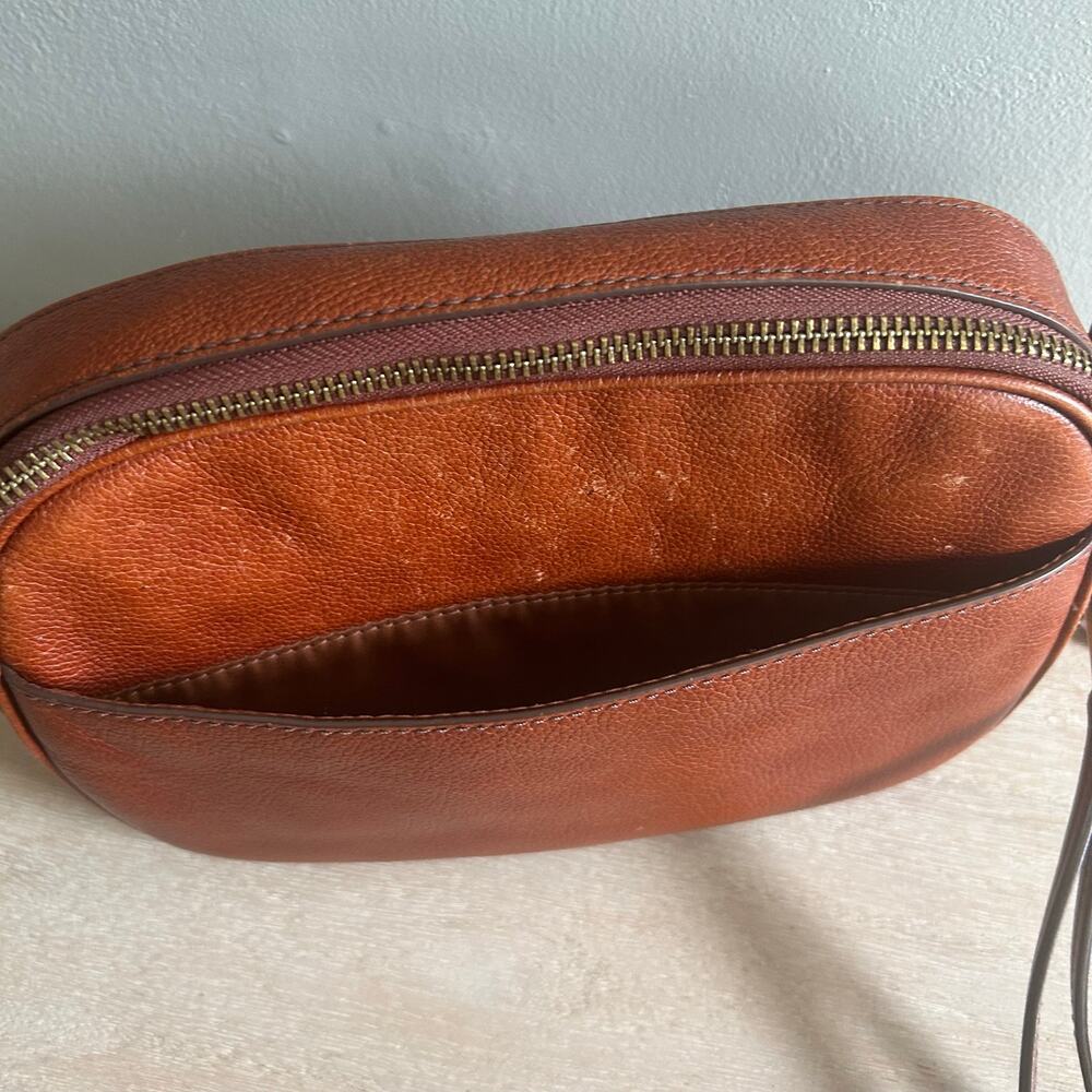 Vintage-Inspired Boho Minimalist Fossil Leather Crossbody - Picture 13 of 16